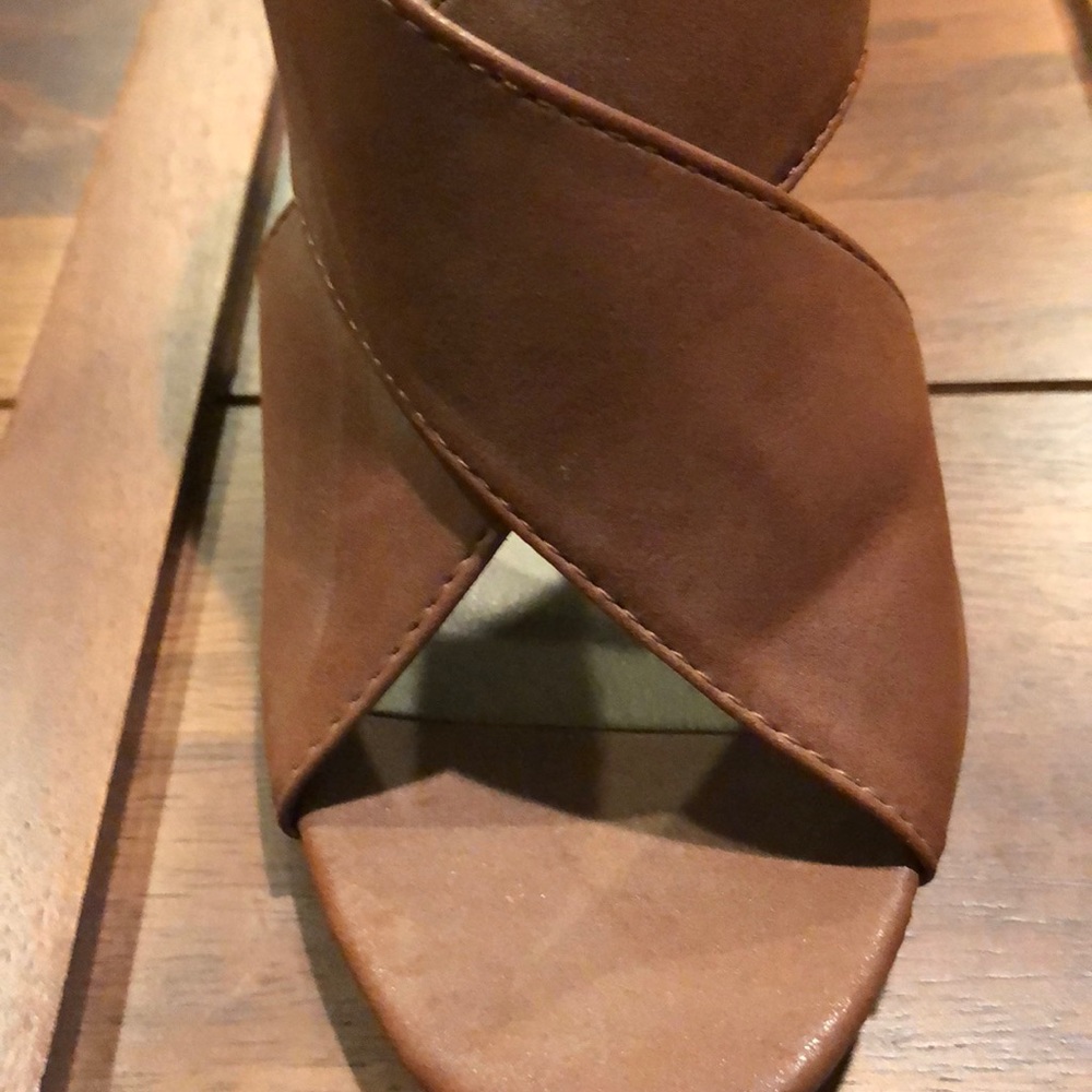 Heels - Picture 5 of 6